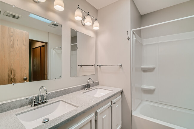 Main Bath - 2046 Pathways Dr