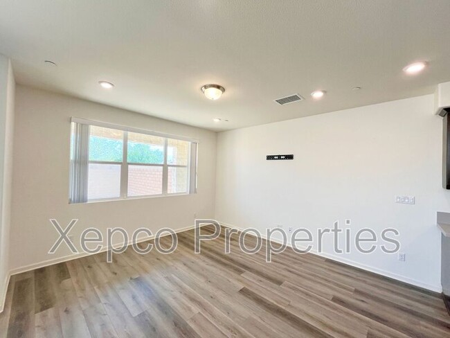 Building Photo - 84373 Passagio Lago Way