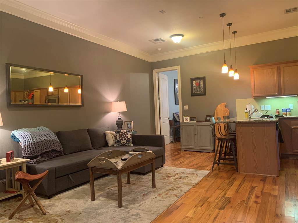 Primary Photo - 315 W Bell St
