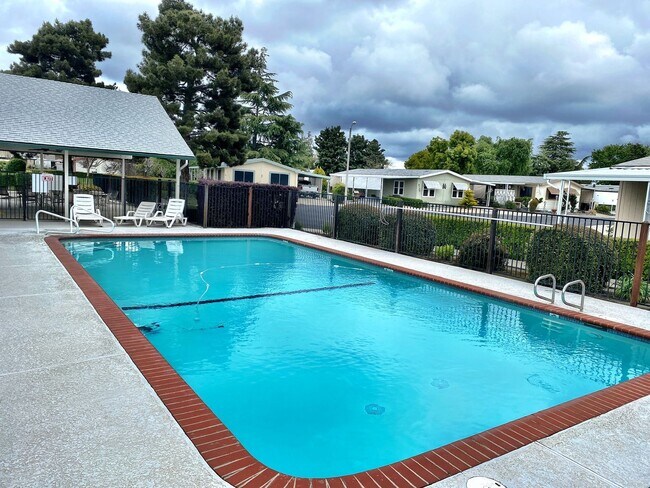 Foto del edificio - 5121 W Sunnyside Ct