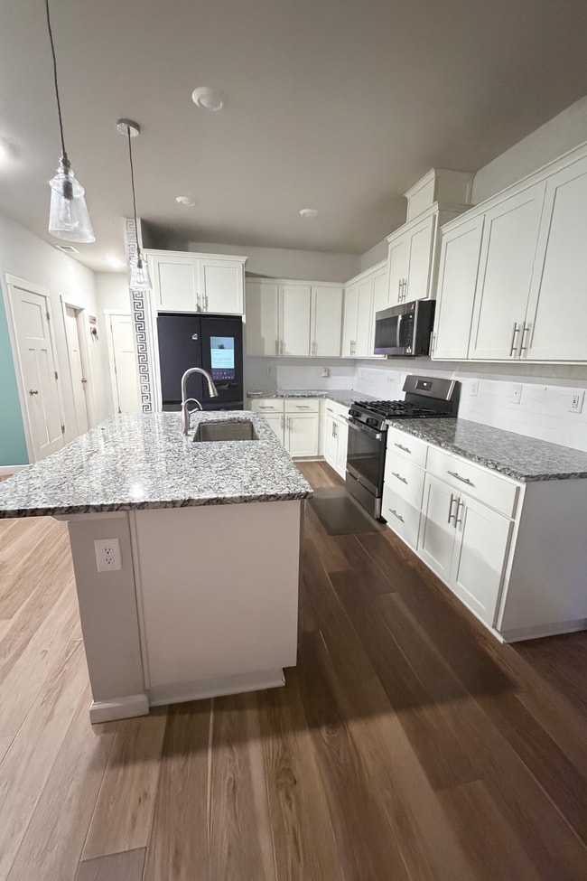 Cocina - 8143 SE Leafhopper St