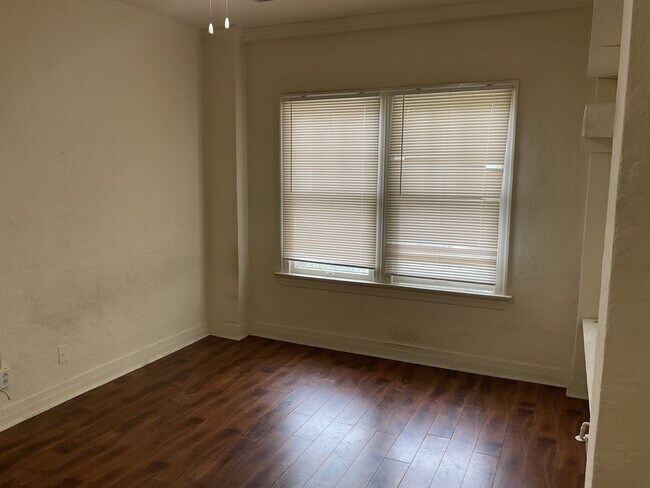 Foto del edificio - 3906 Beverly Blvd