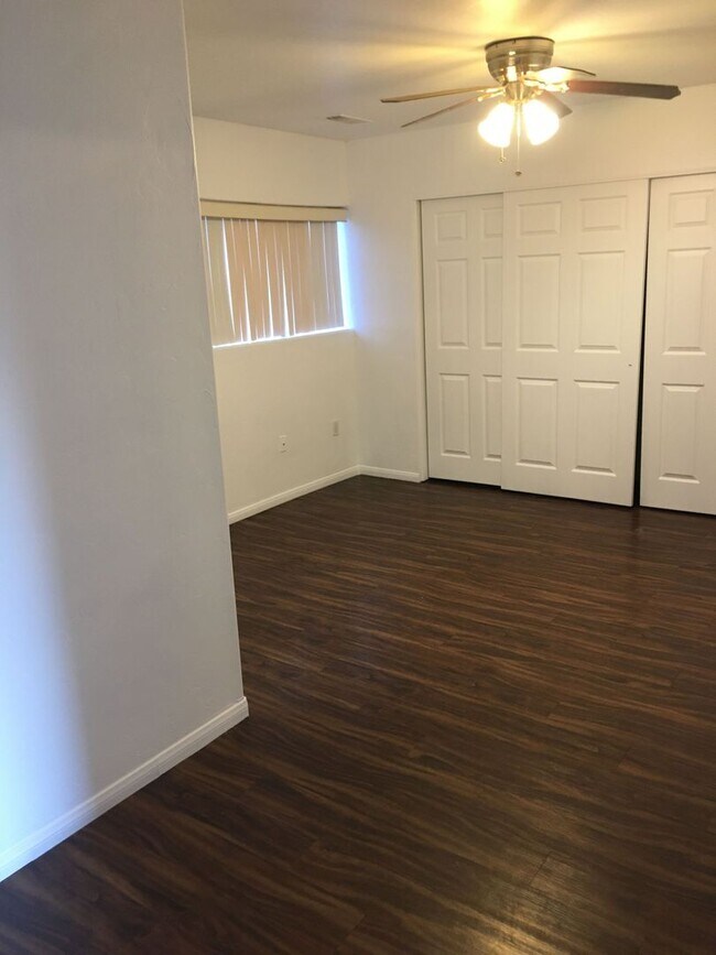 Foto del edificio - 9751 E Magma Dr