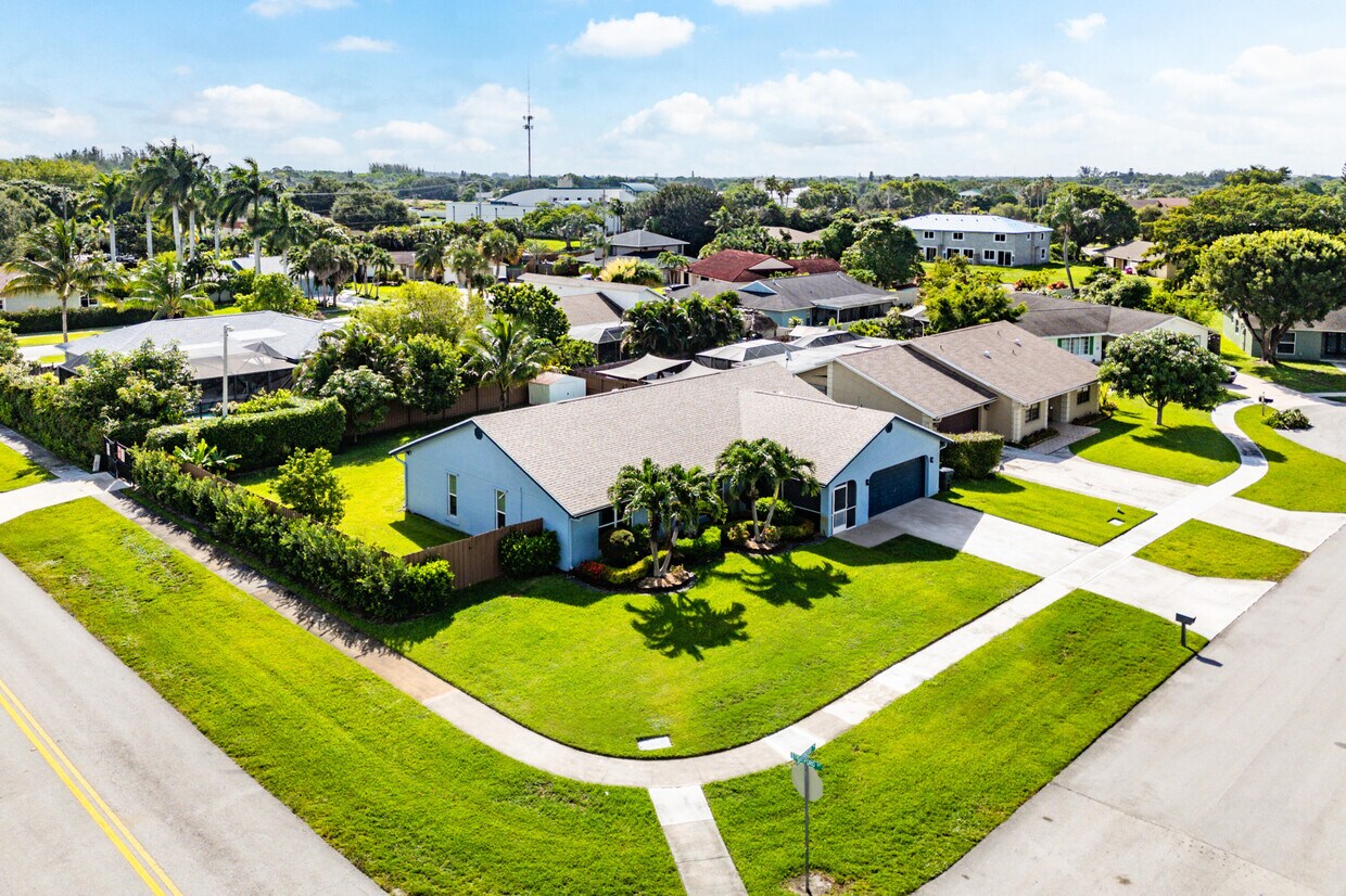 Foto principal - 1100 Basswood Pl