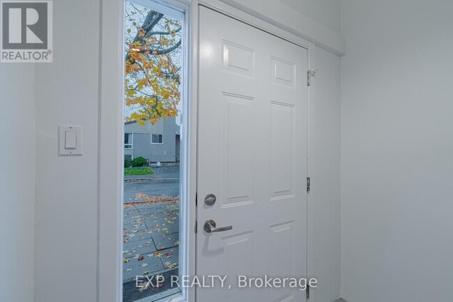 Building Photo - 268 Woodfield Dr