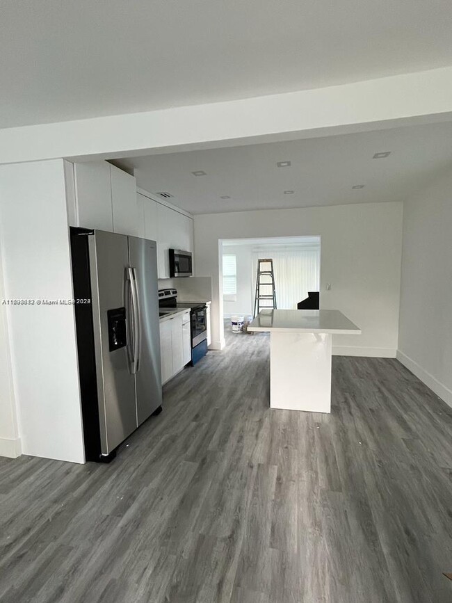 Foto del edificio - 3 bedroom in Miami FL 33147