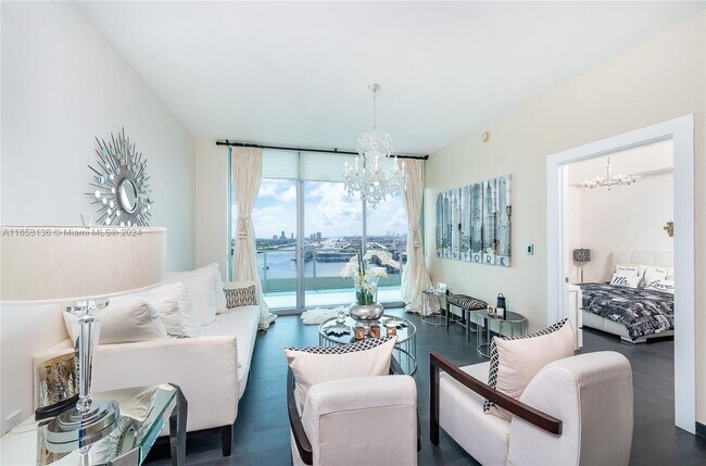 Building Photo - 900 Biscayne Blvd