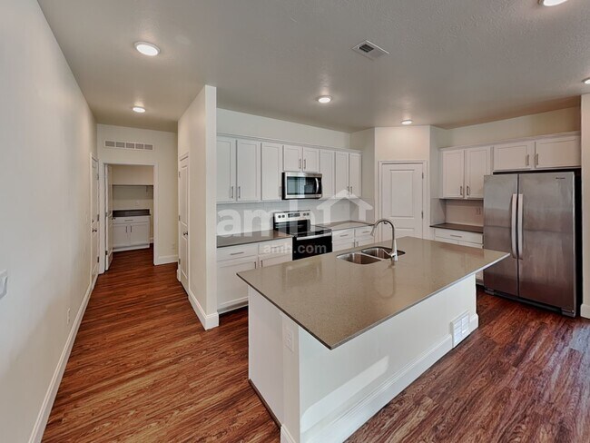Foto del edificio - 2703 3340 South St