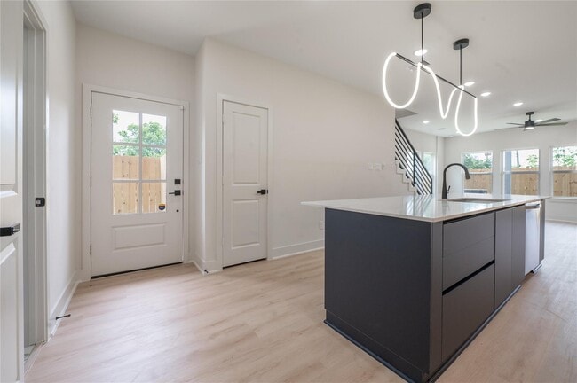 Foto del edificio - 8132 Brandon St