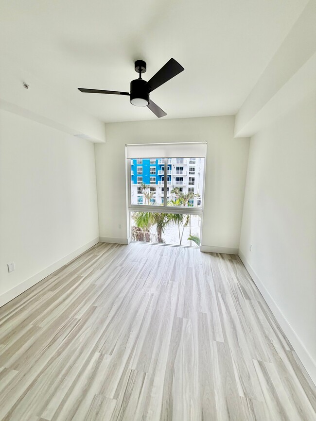 Photo - 18631 NE 25th Pl Apartment