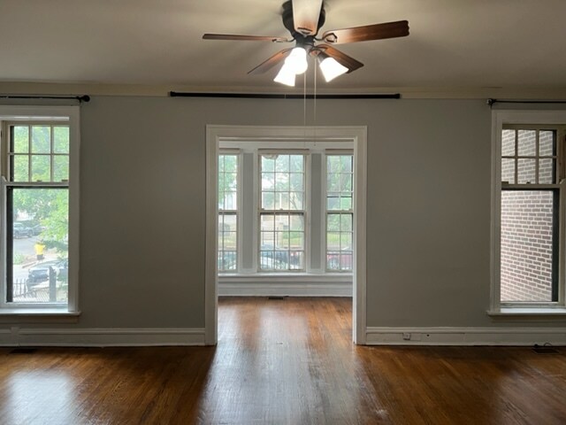 Building Photo - 1057 W Oakdale Ave