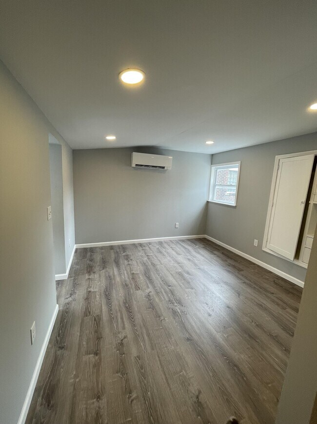 Building Photo - 957 Harrison Ave