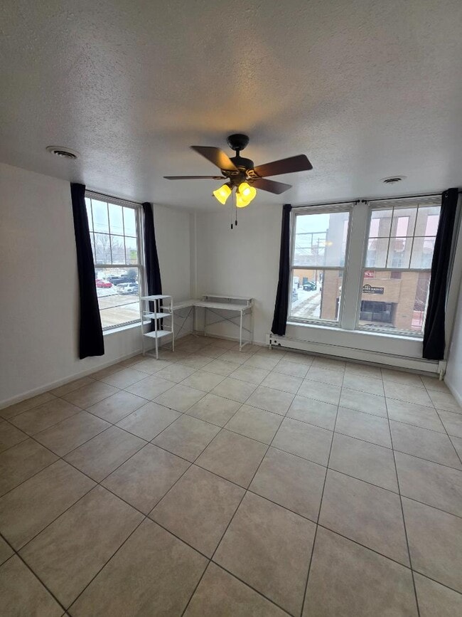 Building Photo - 311 E Thayer Ave