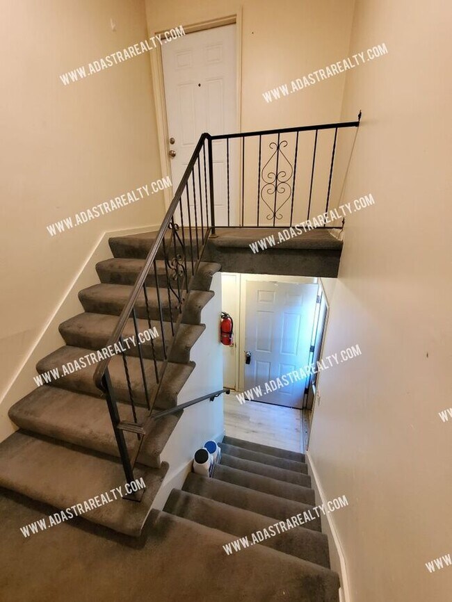 Building Photo - Affordable Olathe Apartment!!-Showing NOW!!