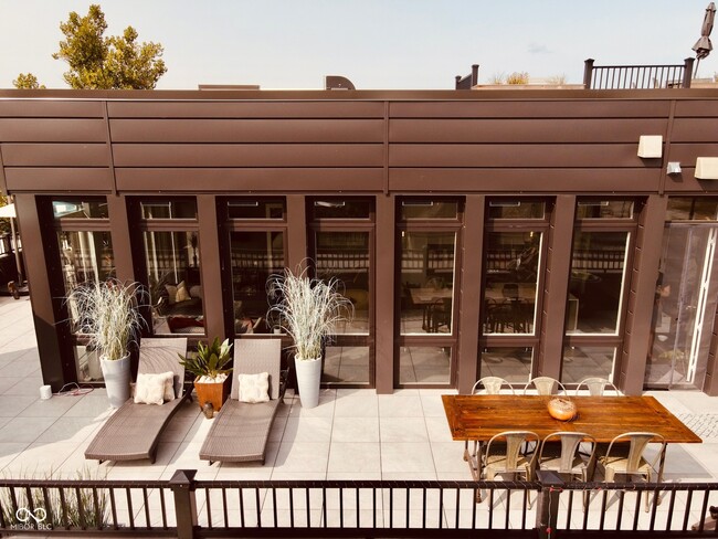 Foto del edificio - 319 E 16th St