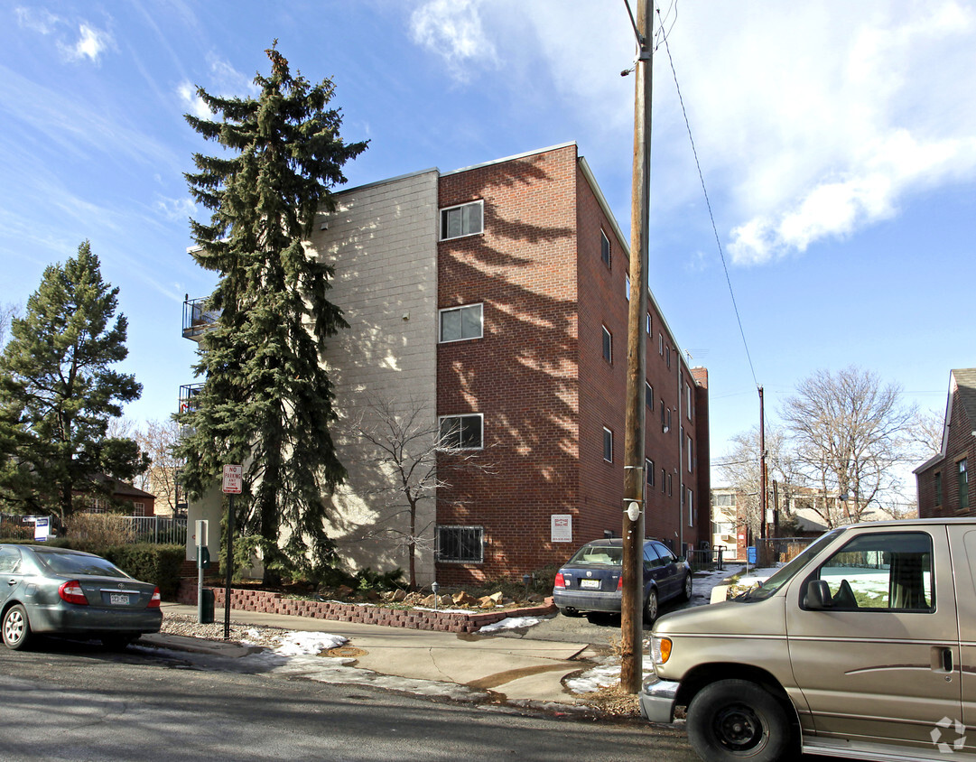 Building Photo - 33 Corona St