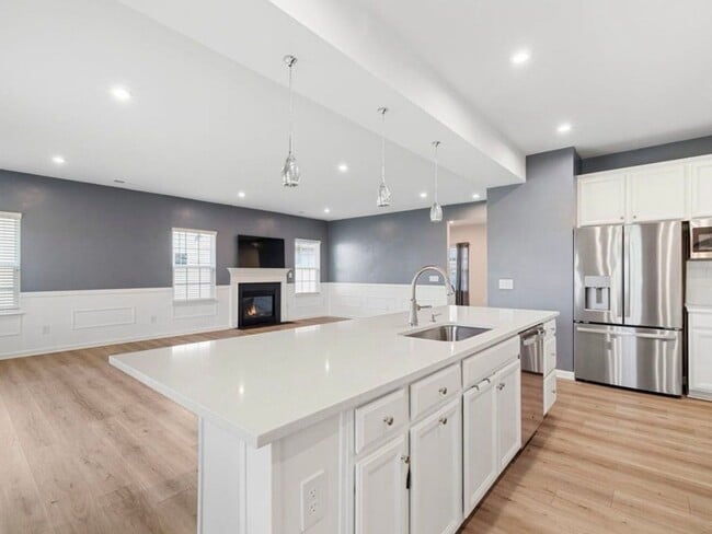 Building Photo - 3 Bedroom with bonus room Single Family Ho...