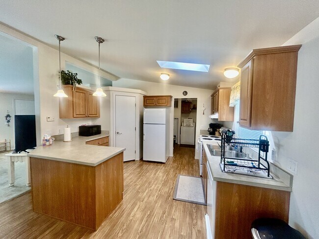 Foto del edificio - 8482 Cedar Way