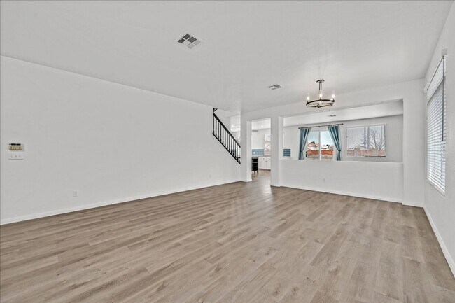 Foto del edificio - Desirable 4 Bedroom Home with Pool near Summerlin!