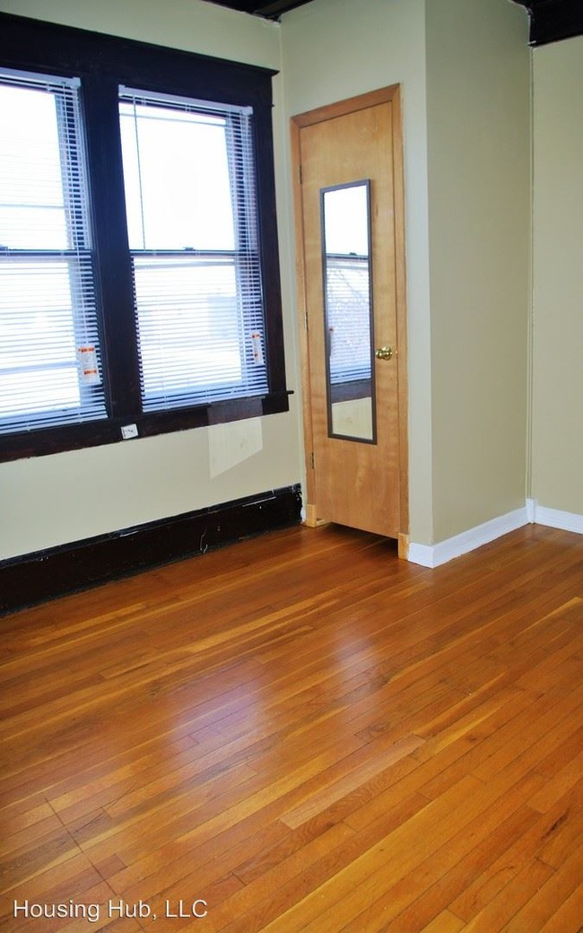 Building Photo - 1372 Selby Ave