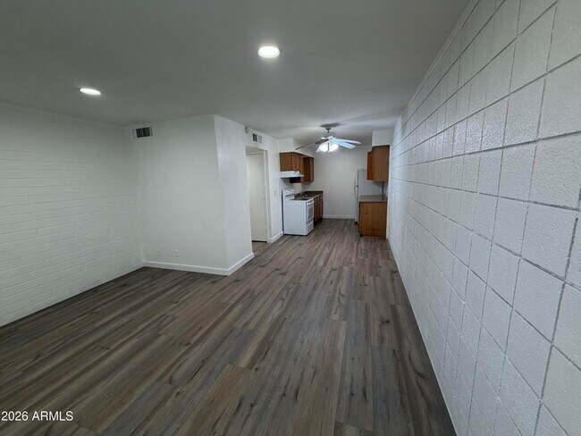 Foto del edificio - 2030 W Cactus Rd