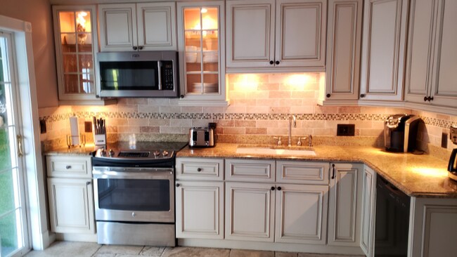 Building Photo - 412 El Prado