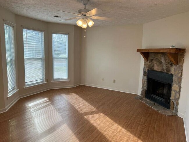 Building Photo - 3598 Hopkins Ct