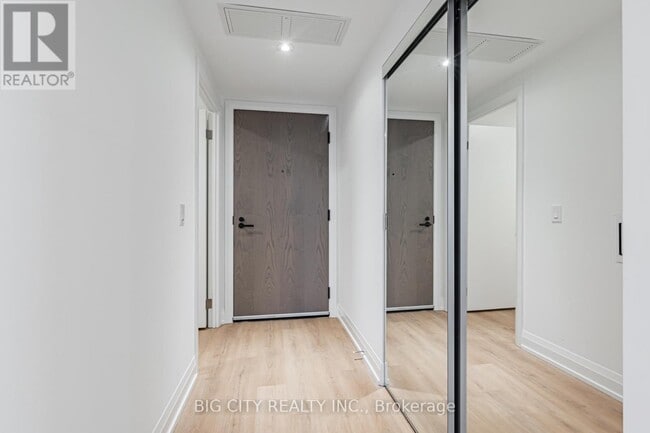 Building Photo - 36 Brentcliffe Rd