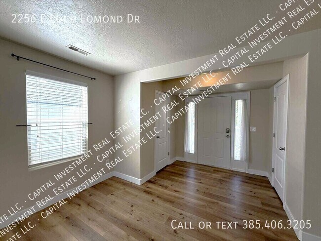 Building Photo - 2256 Loch Lomond Dr