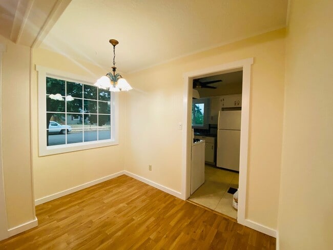Building Photo - Beautiful 2 Bedrooms 2 Bath Downtown Vanco...