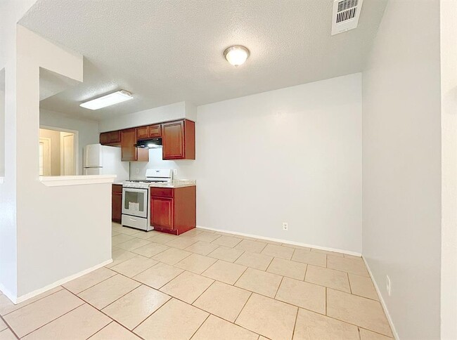 Building Photo - 12414 Deer Falls Dr