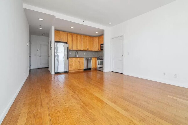 Building Photo - 504 W 136th St