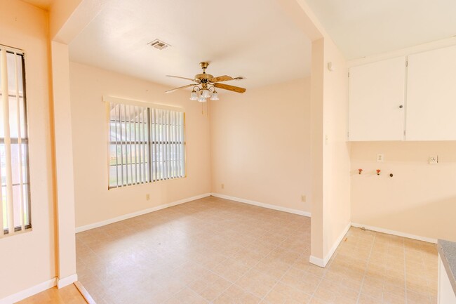 Building Photo - Beautiful 3-Bedroom, 2-Bath Rental Home Av...