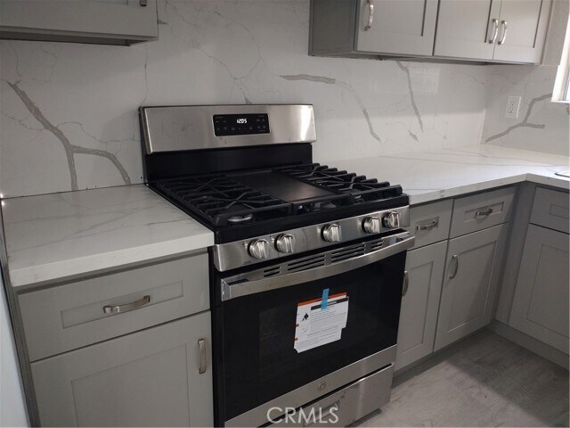Building Photo - 530 W Parkwood Ave