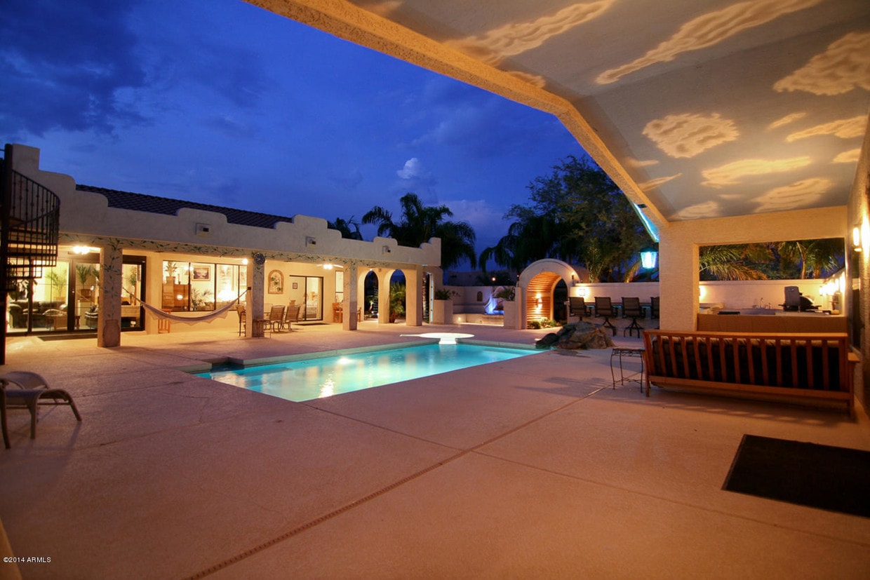 Primary Photo - 2321 W Desert Hills Dr