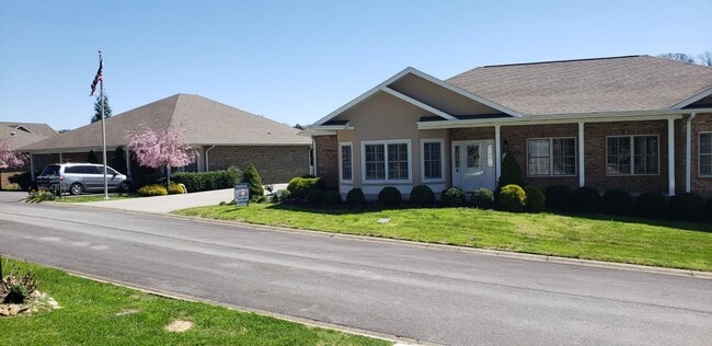 Building Photo - YOUR NEW LUXURY HOME!!!!!!!