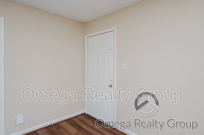 Foto del edificio - 221 Radburn Way