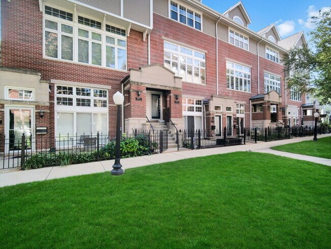 Foto del edificio - 4934 S Cornell Ave