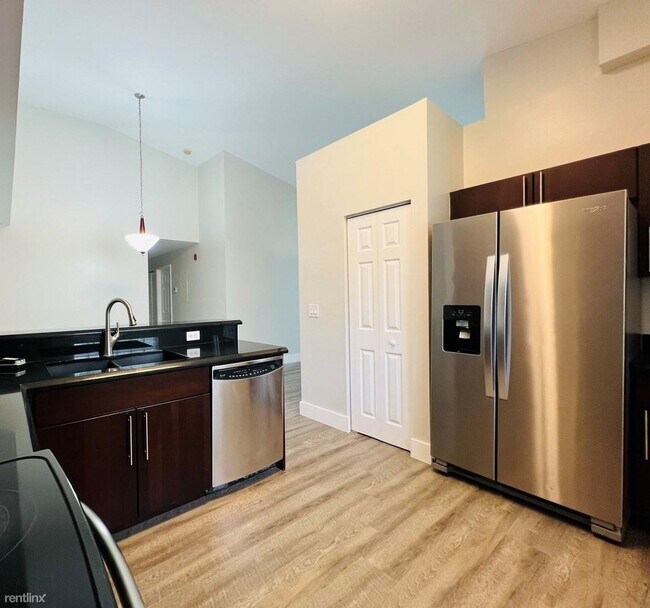 Foto del edificio - 2 br, 2 bath Condo - 6920 SW 39th St # 1001