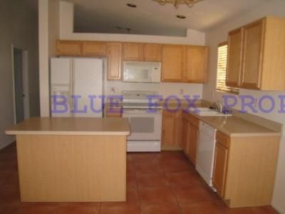 Building Photo - Nice Northwest Side Home!