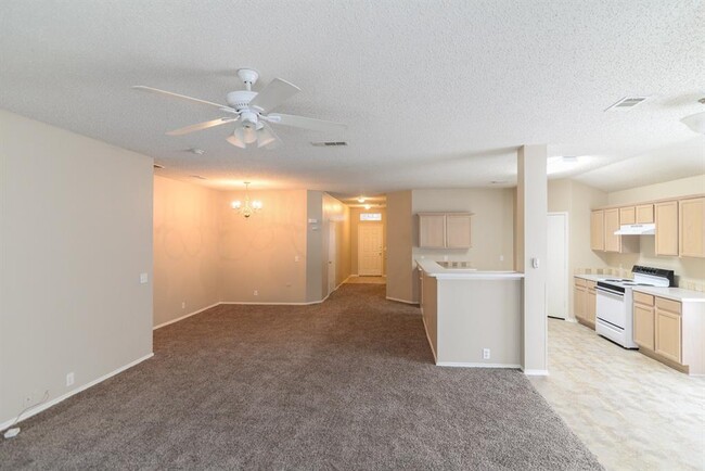 Building Photo - 104 Quail Run Dr