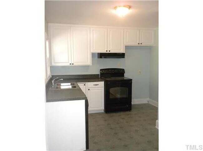 Foto del edificio - Spacious 4 Bed Close to Everything in Durham!
