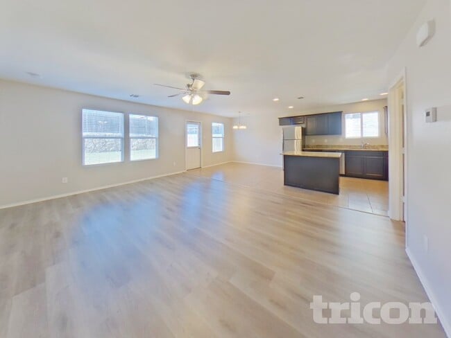 Building Photo - 9921 Amosite Dr