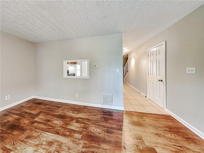 Building Photo - 541 Charleston Ln