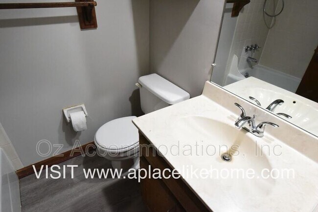 Foto del edificio - 8121 Woodstone St