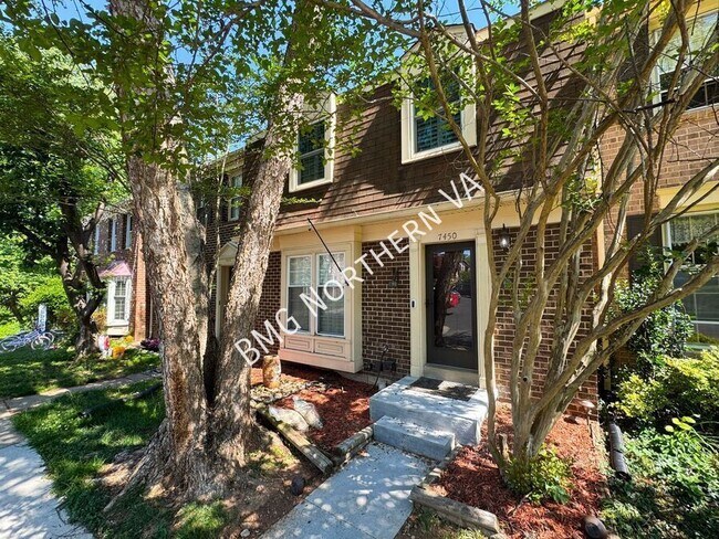 Foto del edificio - 7450 Adams Park Ct