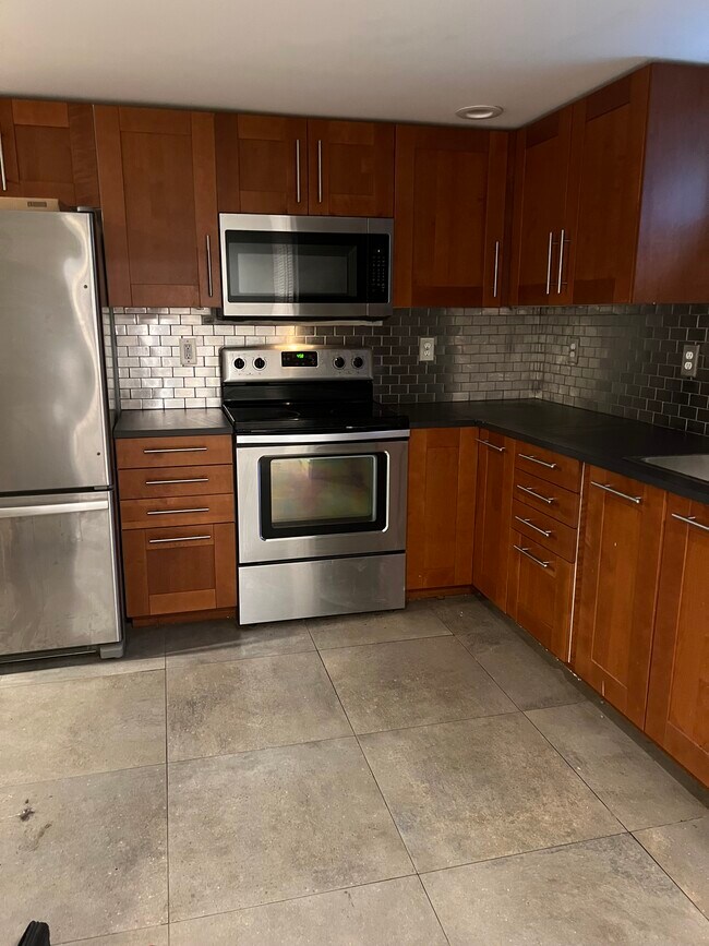 Foto del edificio - 9438 N Portsmouth Ave