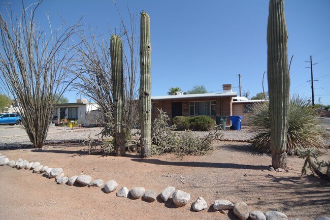 Foto del edificio - Charming 2 Bedroom 1 Bath Home! Central Tucson Location!
