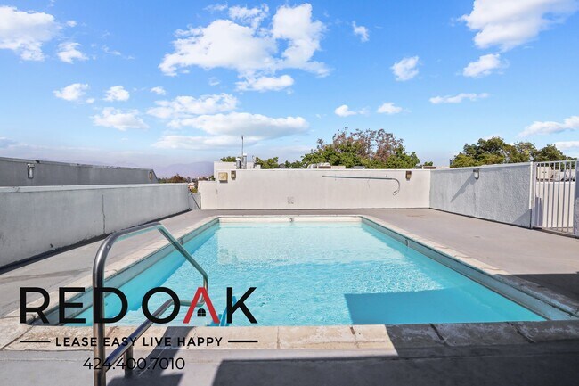 Building Photo - 8309 Cedros Ave
