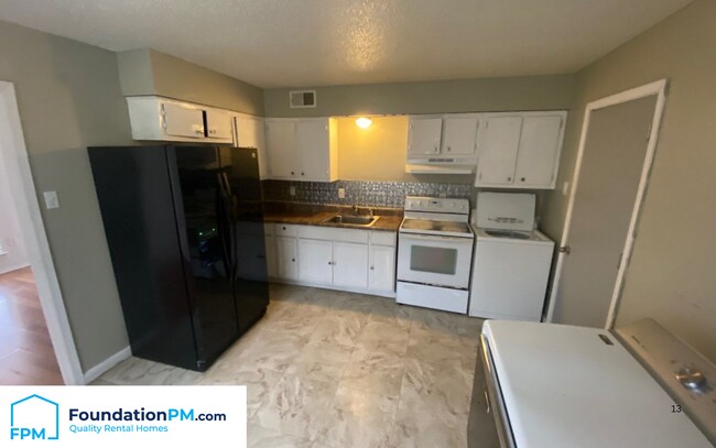 Building Photo - 4539 Spring Valley Dr
